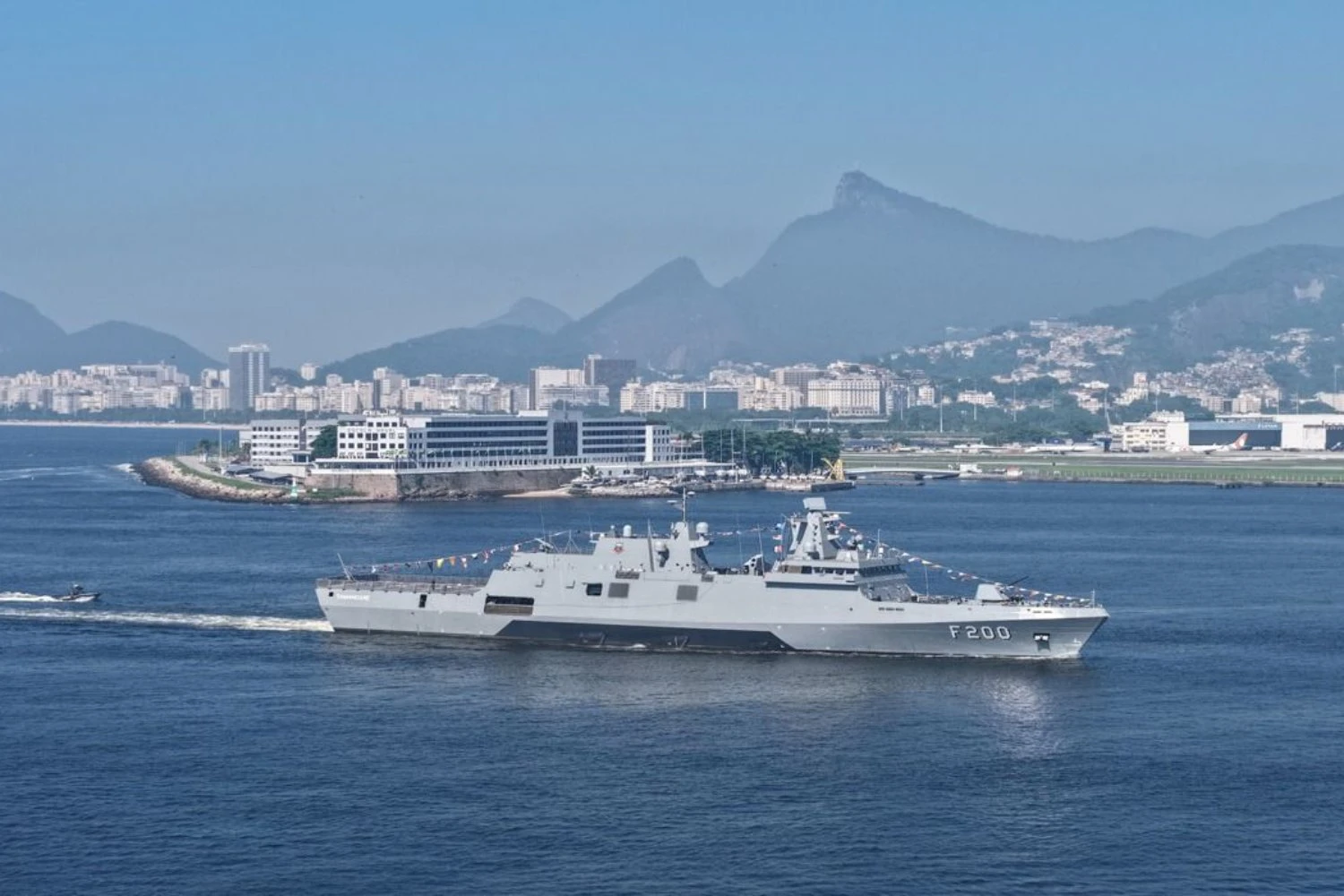 Fragata Tamandar&eacute; da Marinha do Brasil (Embraer)