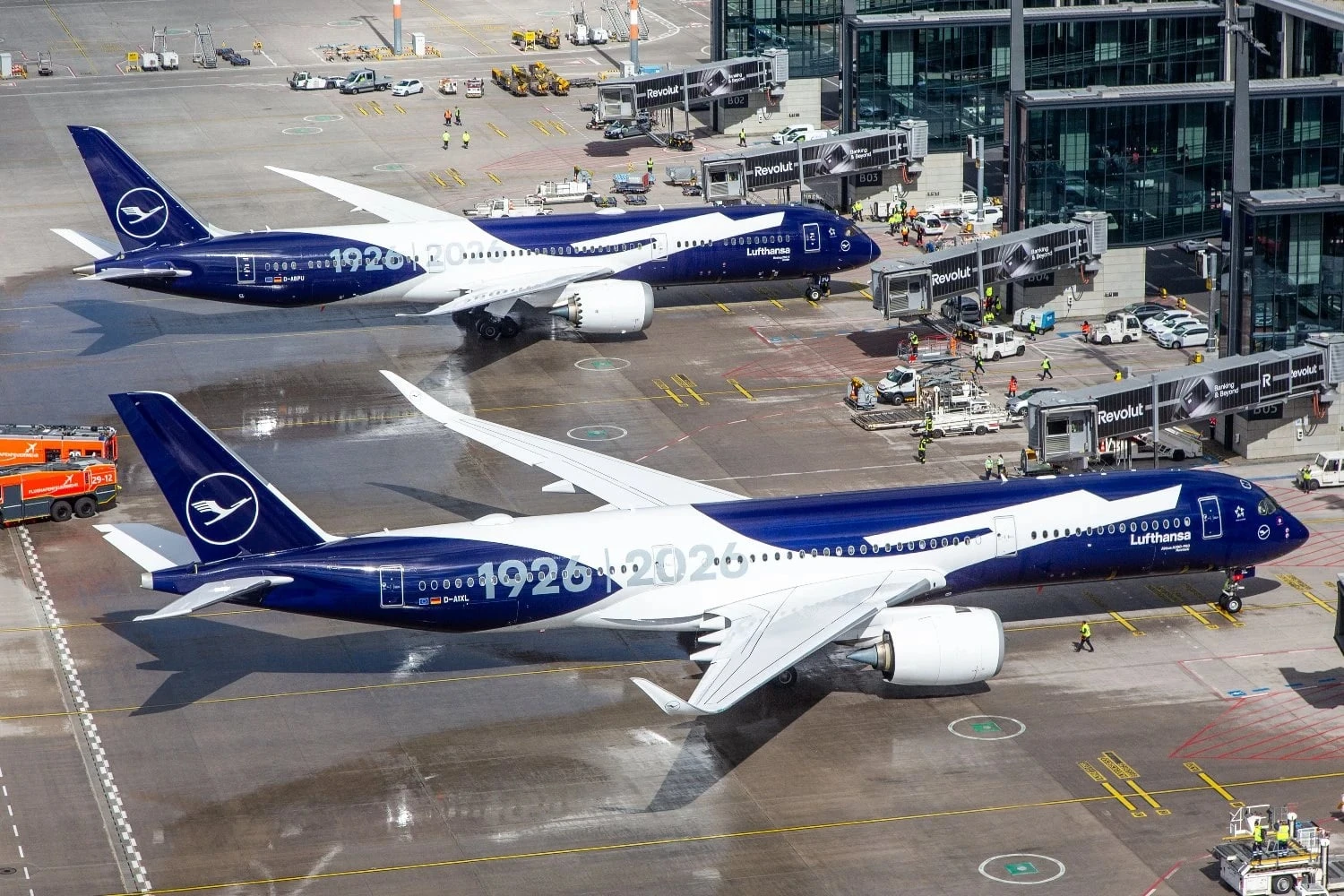 Lufthansa Boeing 787 e Airbus A350 com pintura centen&aacute;ria (Lufthansa)