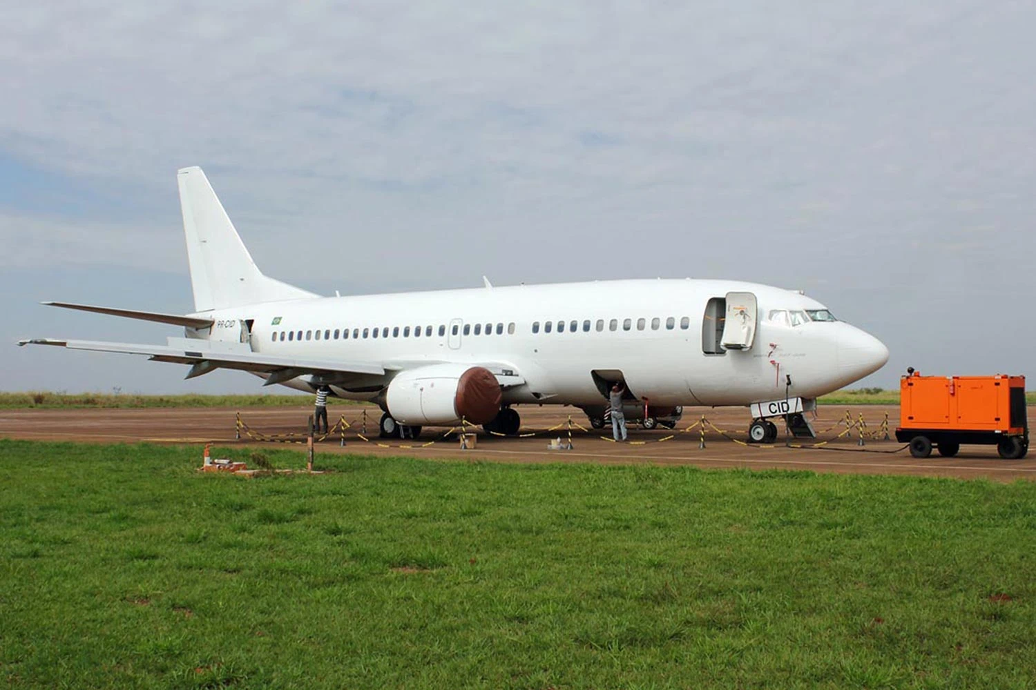 O 737-300 “Cidão” antes de ir para o Clube Náutico Água Limpa (Renato Spilimbergo Carvalho)