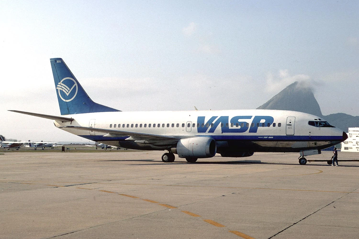 O 737-300 da VASP no Aeroporto Santos Dumont, Rio de Janeiro (Icarus)