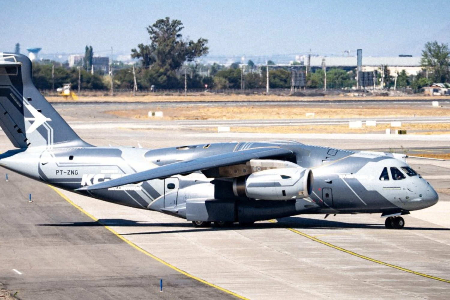 Rivais cargueiros, KC-390 e A400M já estão no Chile para participar da FIDAE 2026