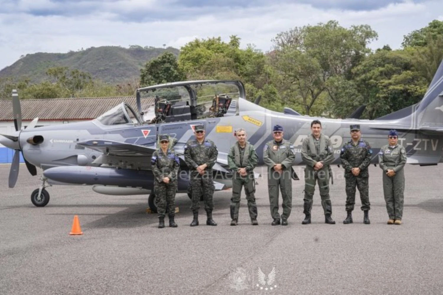 Honduras avalia Embraer A-29 Super Tucano durante visita a Tegucigalpa