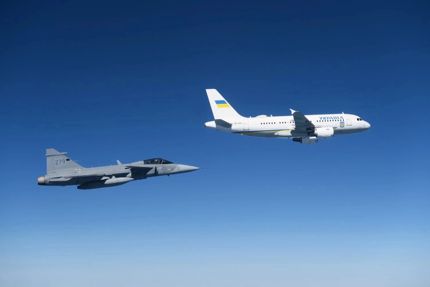 Ucrânia e Suécia anunciam pacote para 20 caças Gripen E e doação de outros 20 jatos antigos