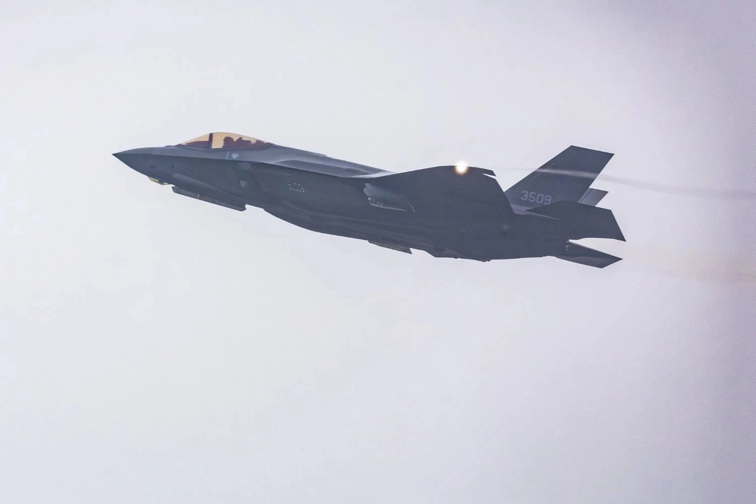 Cliente misterioso tem compra de 11 caças F-35 aprovada pelos EUA