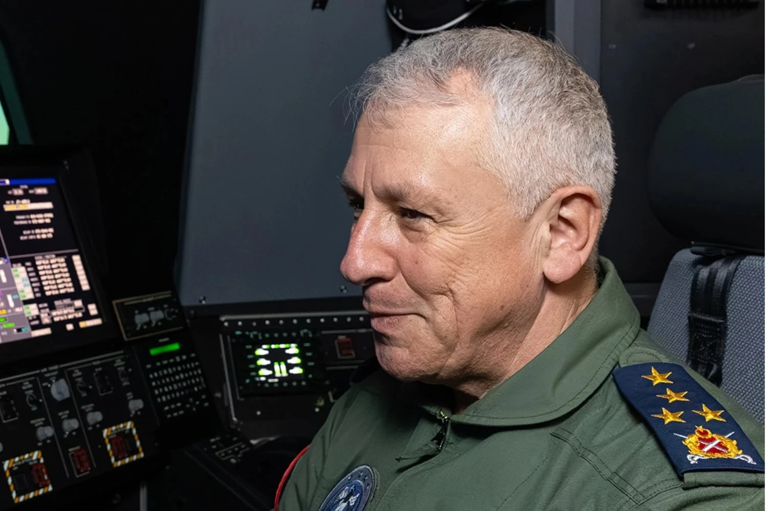 O comandante da Força Aérea Turca, Gen Ziya Cemal Kadıoğlu, visitou a Base Aérea de Beja em Portugal e conheceu o KC-390 Millennium (FAP)