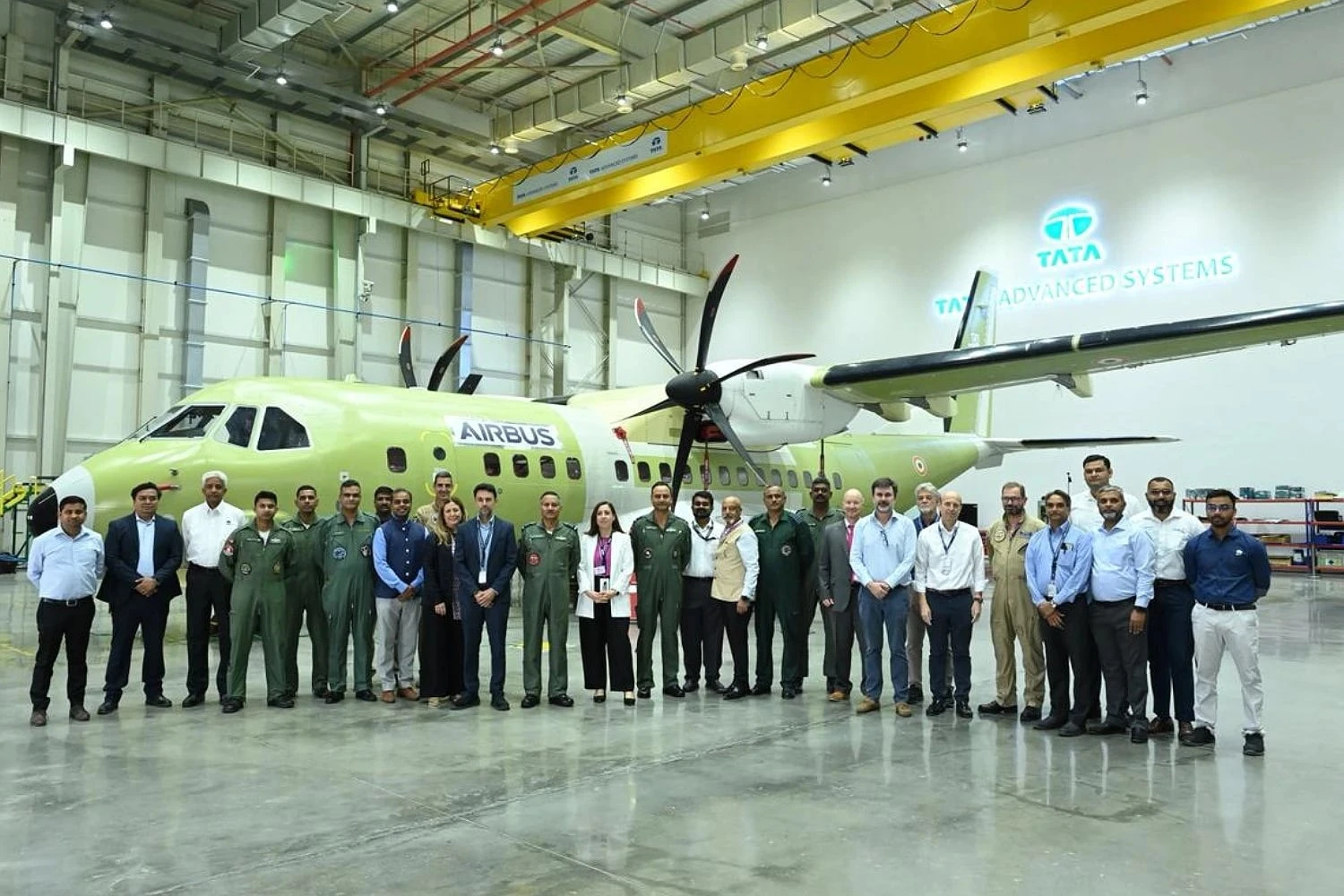 Airbus e Tata concluem o primeiro turboélice C295 produzido na Índia
