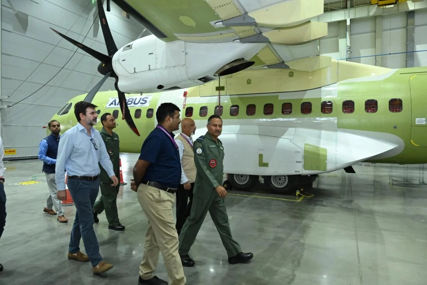 Primeiro C295 produzido na Índia pela Tata e Airbus (Indian Air Force)