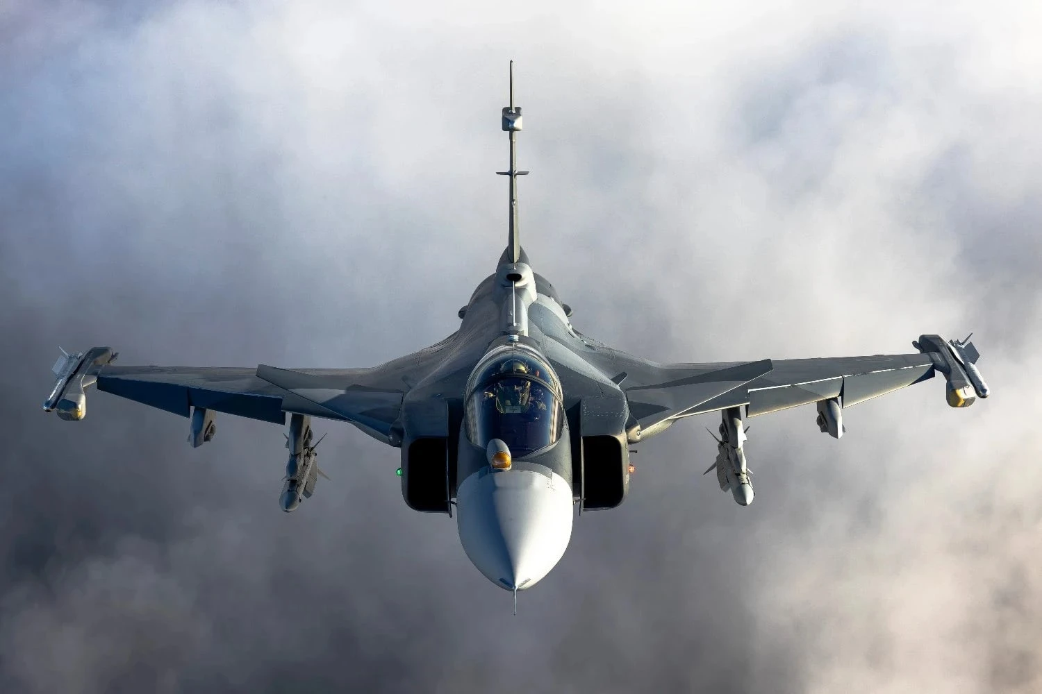 Canadá pode comprar 60 caças Gripen e manter 30 F-35, diz reportagem
