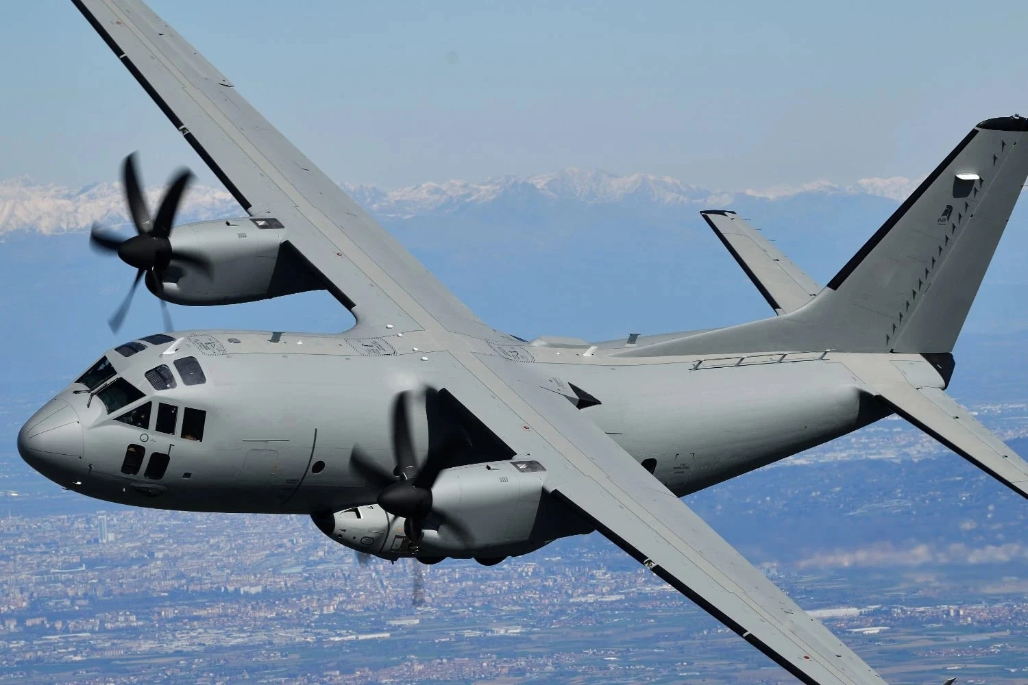 Romênia encomenda dois Leonardo C-27J Spartan