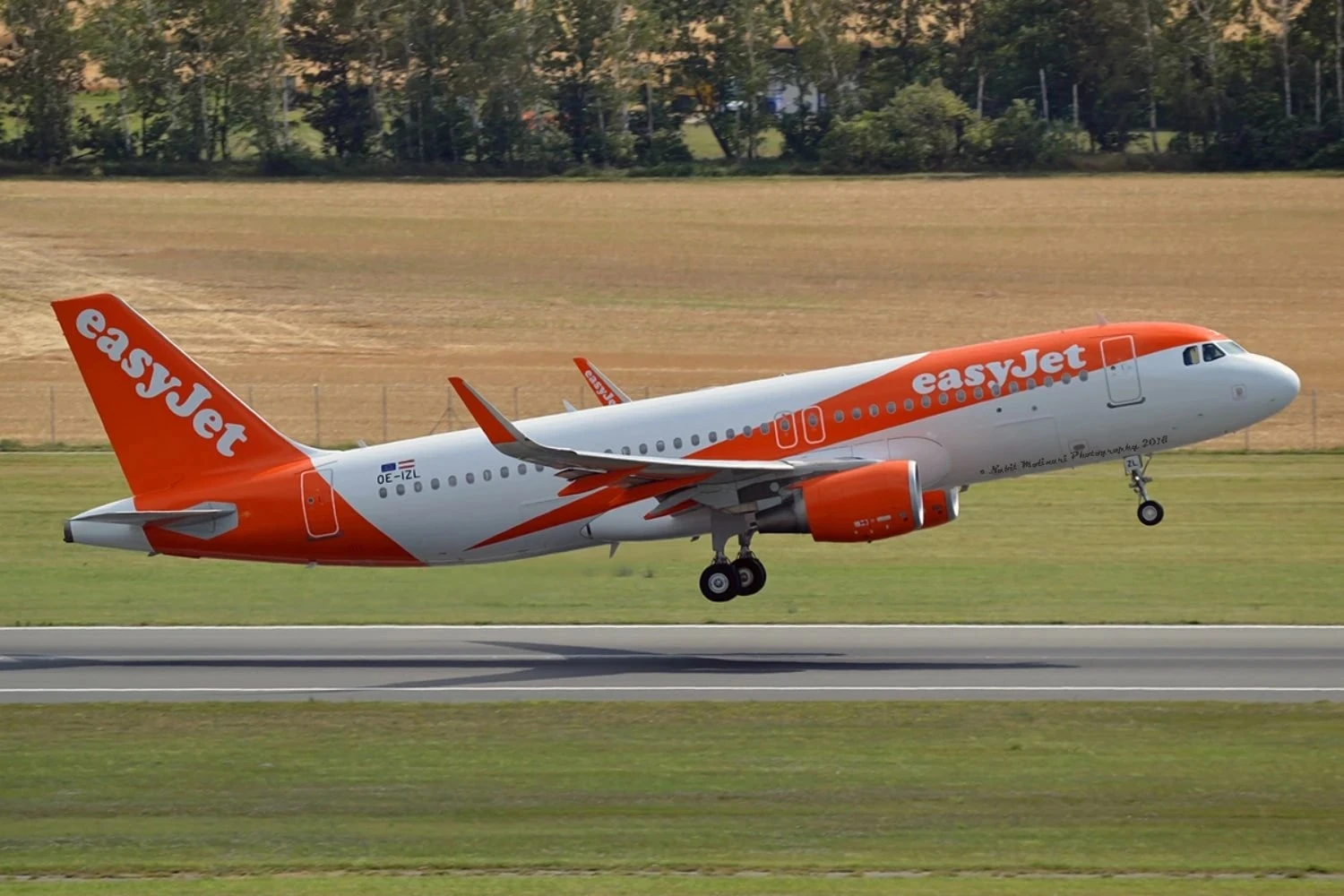 Companhia aérea de baixo custo do Reino Unido, EasyJet vê ações dispararem