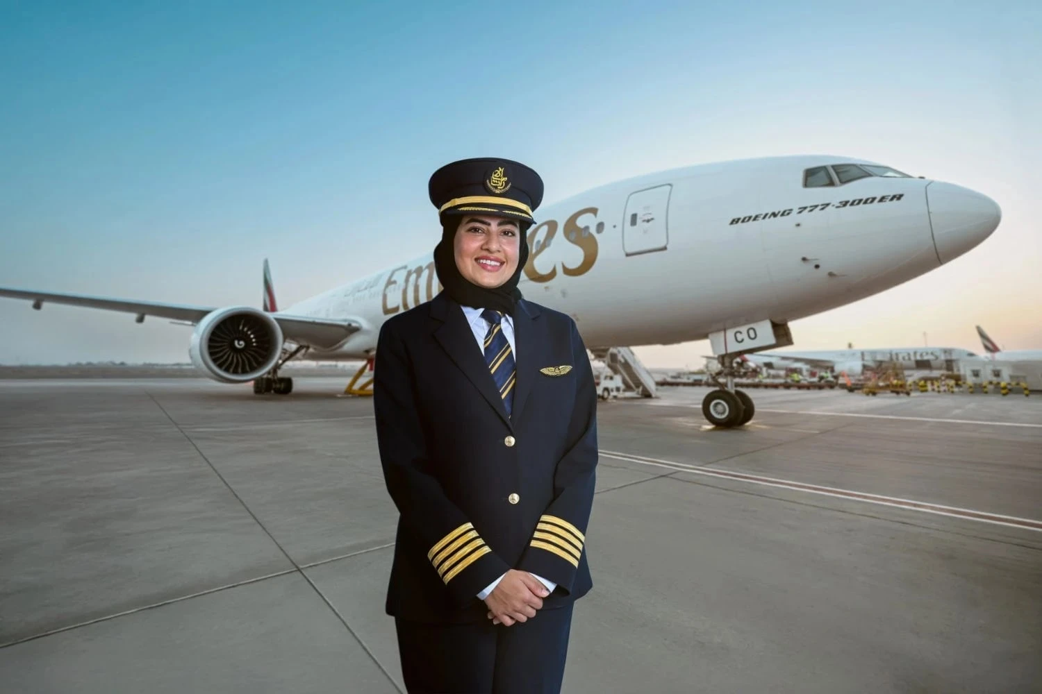 Emirates promove primeiras comandantes na frota Boeing 777
