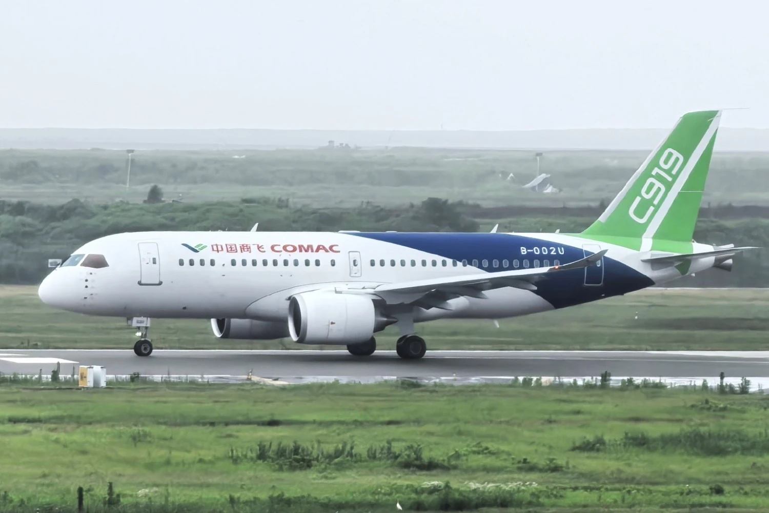COMAC C919-600 em testes de táxi
