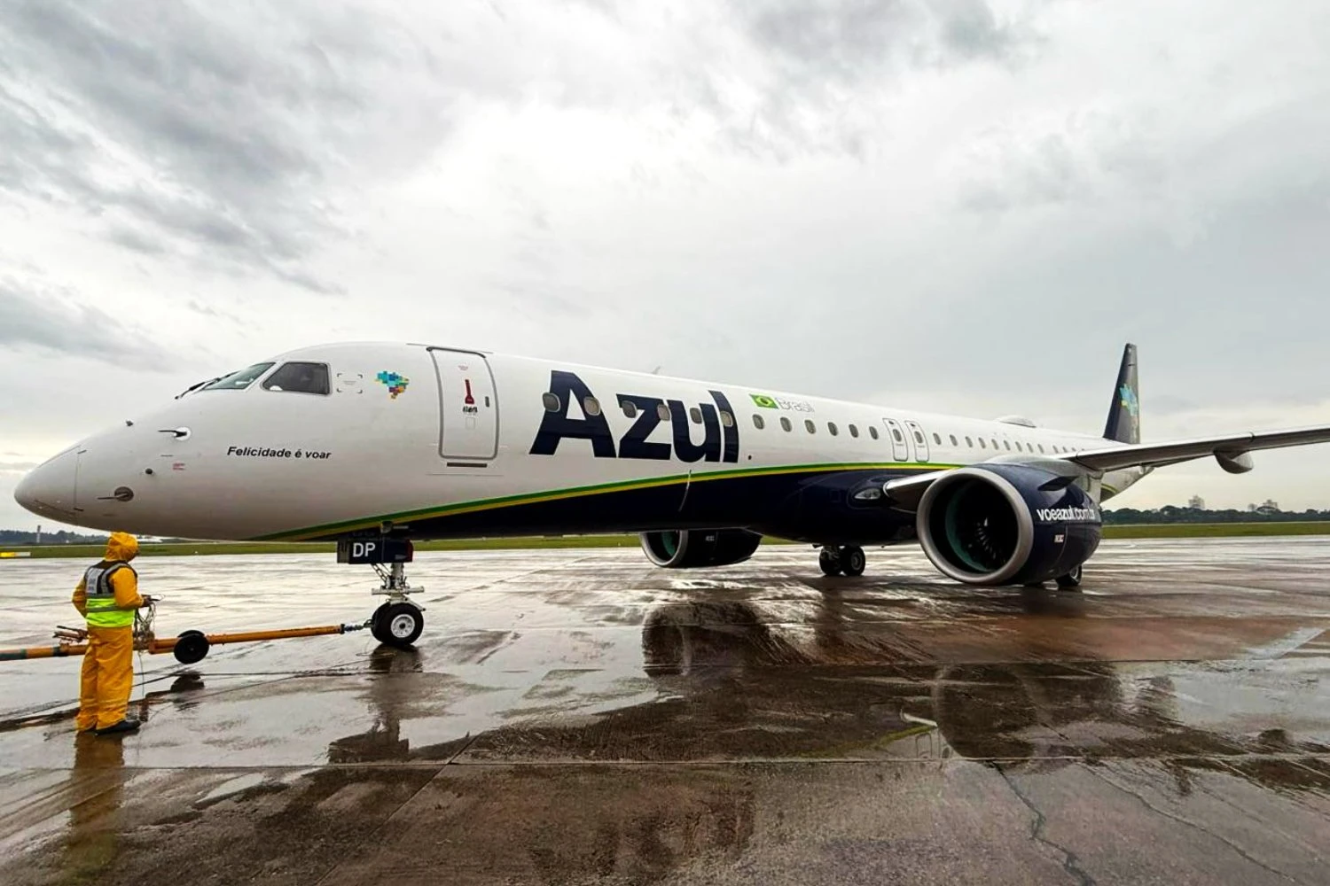Azul recebe seu 48º jato Embraer E195-E2 e se aproxima da Porter