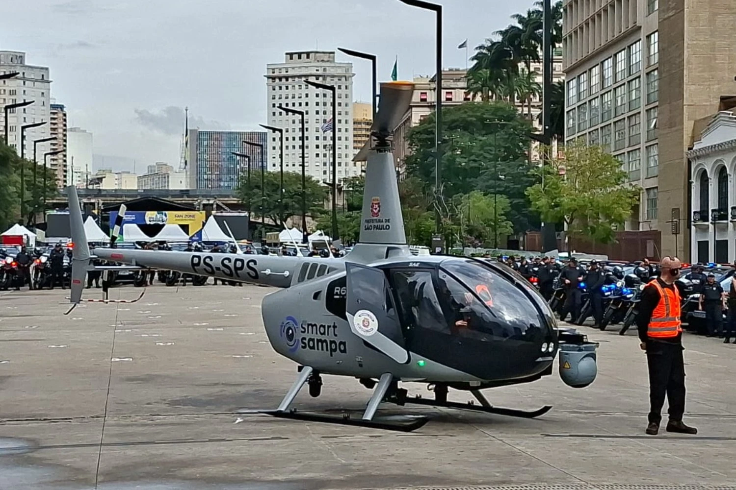 Helicóptero R66 'SmartCop' da Prefeitura de São Paulo