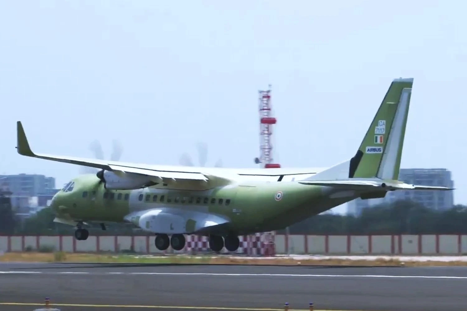 Primeiro C925 construído na Índia faz seu voo inaugural (Airbus)