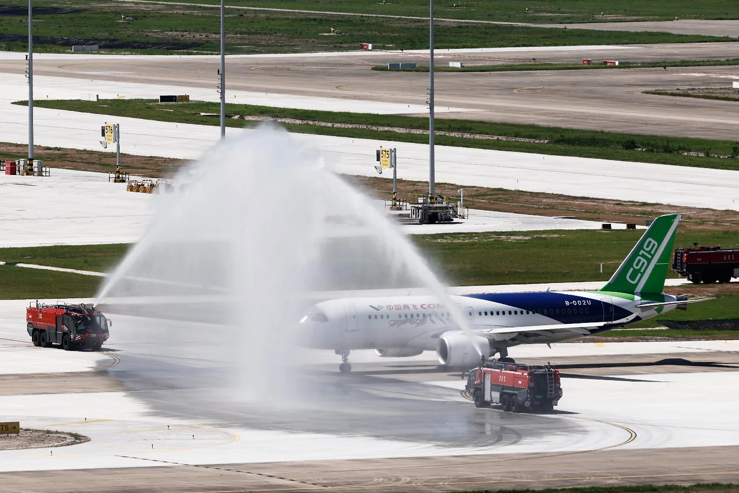 C919-600 voa pela primeira vez