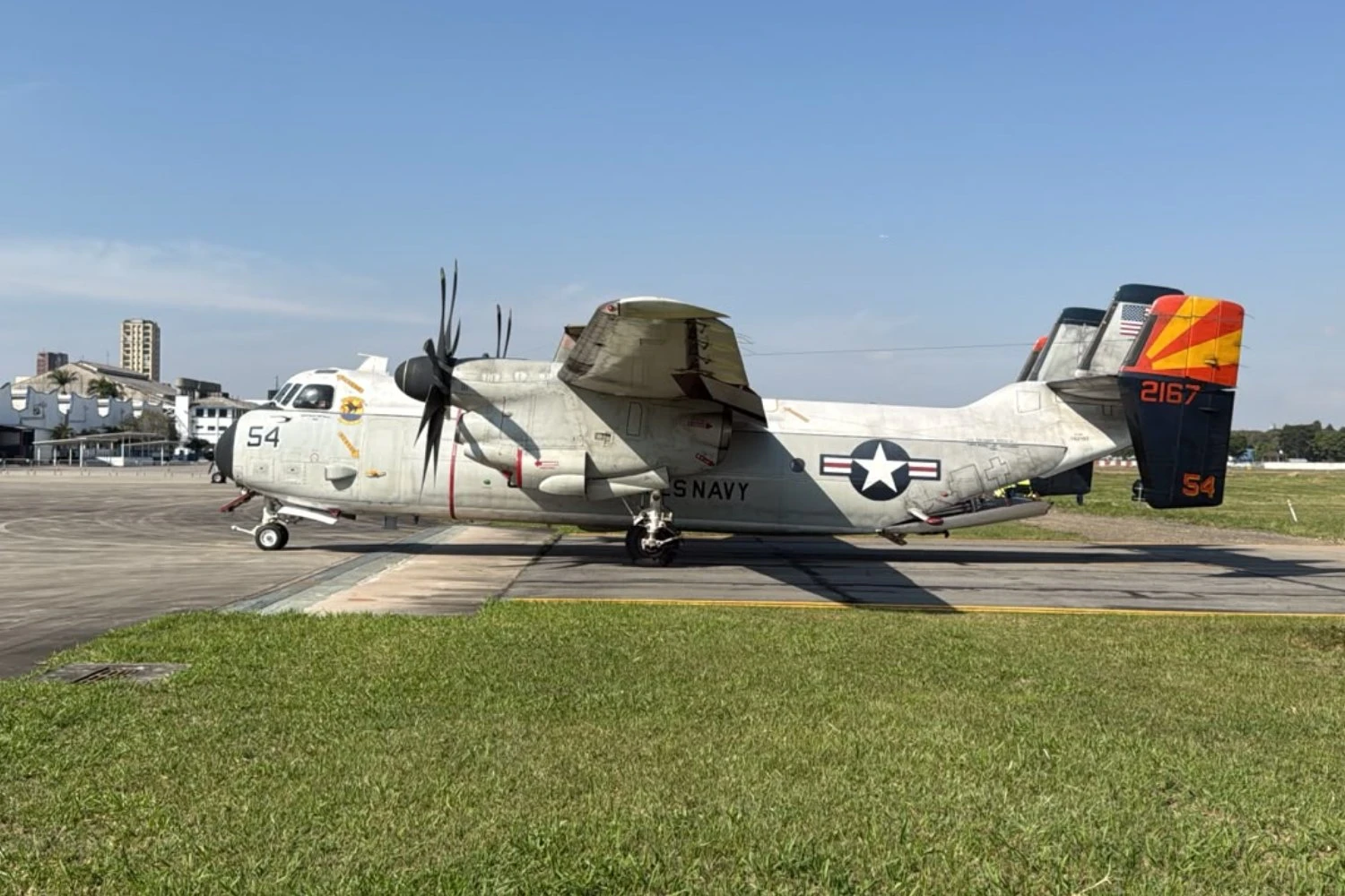 O raro C-2 Greyhound doado pela Marinha dos EUA ao Museu Aeroespacial Paulista
