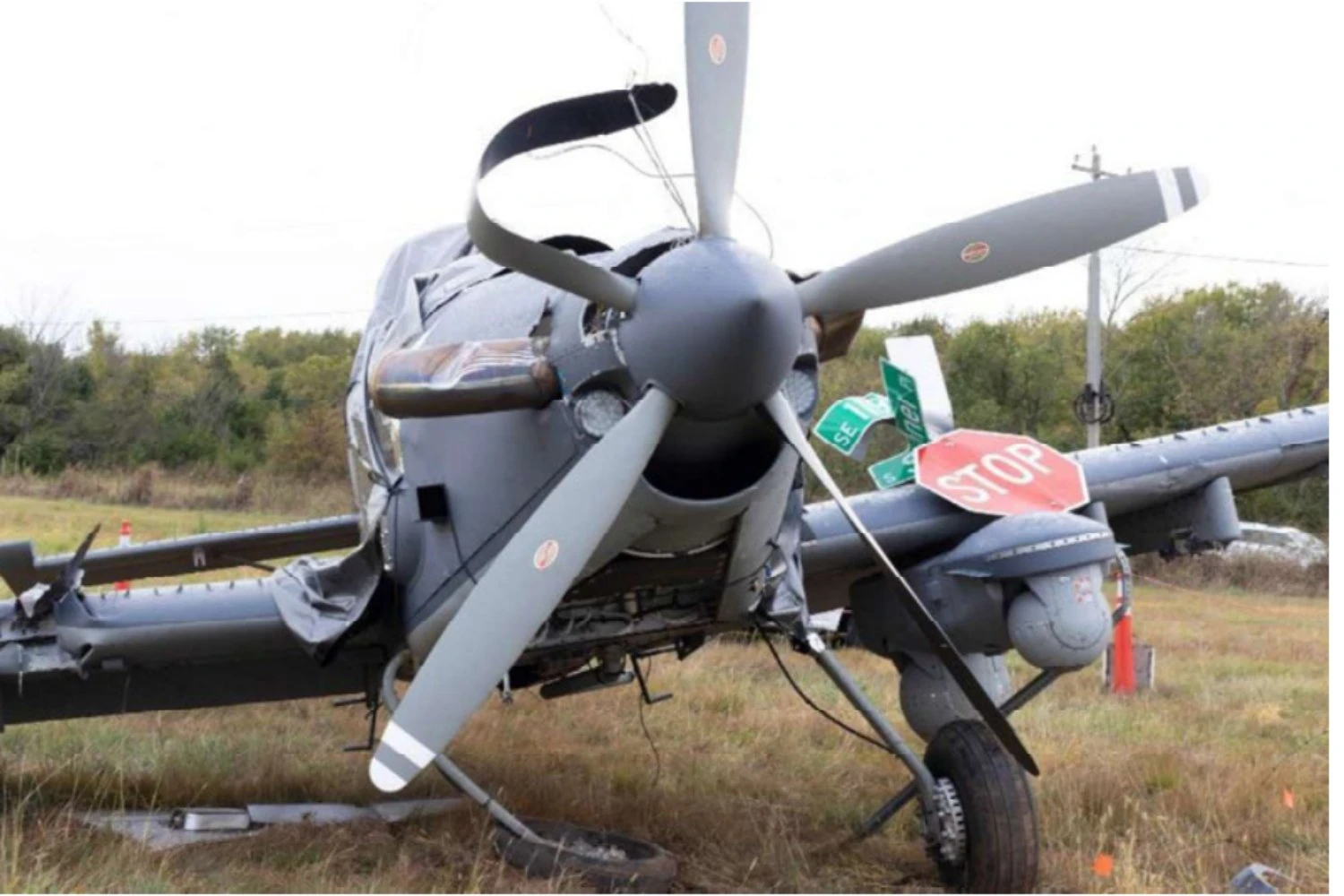 Avião agrícola da Força Aérea dos EUA que se acidentou em 2025