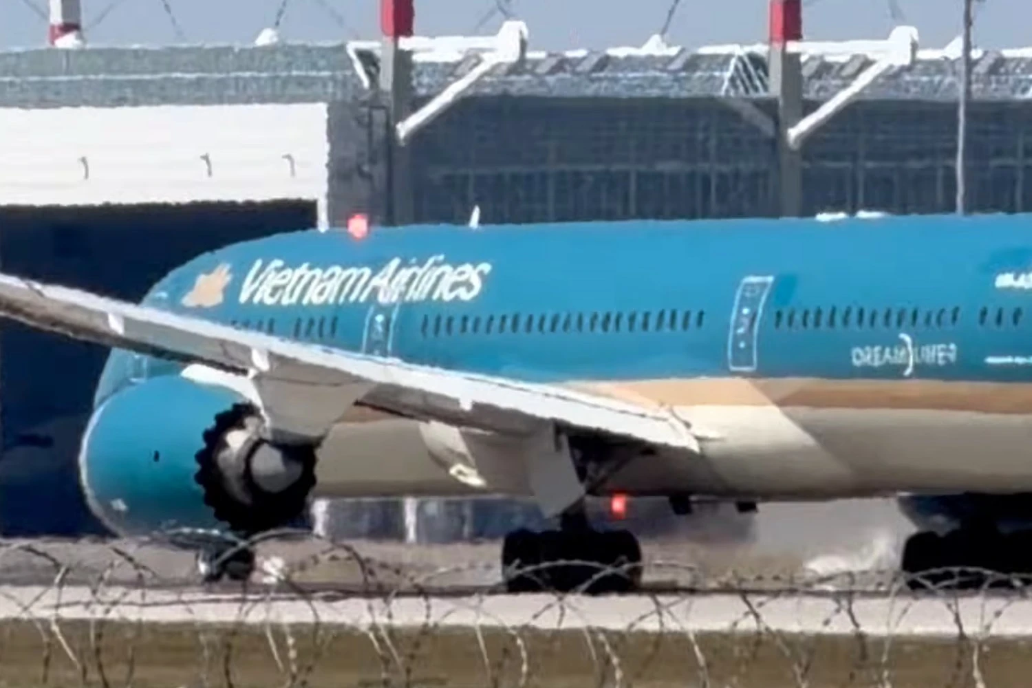 Boeing 787 da Vietnam Airlines perdeu velocidade durante decolagem problemática em Munique