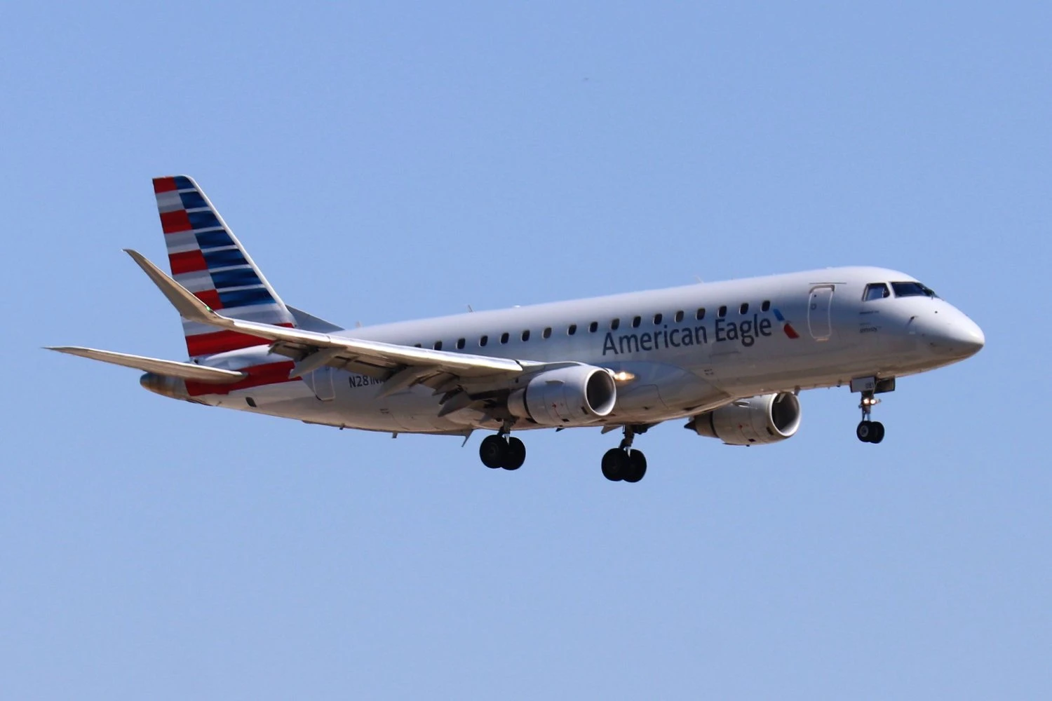 Envoy E175