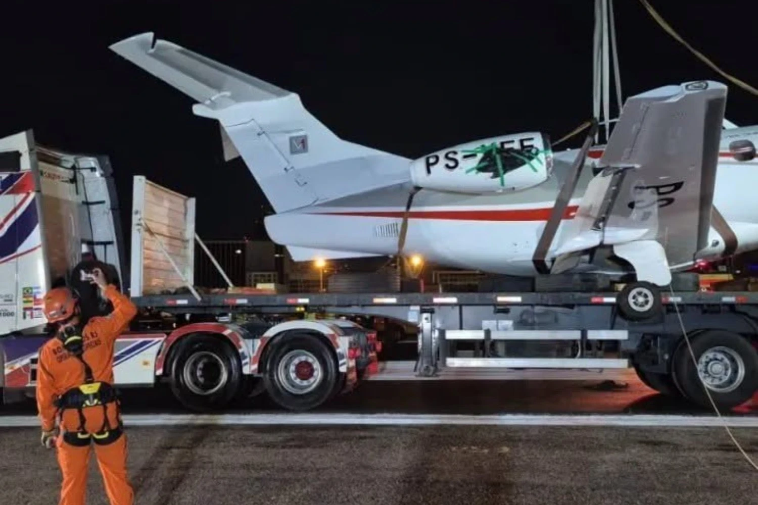 Jato Phenom 100 PS-VEE foi retirado durante a noite
