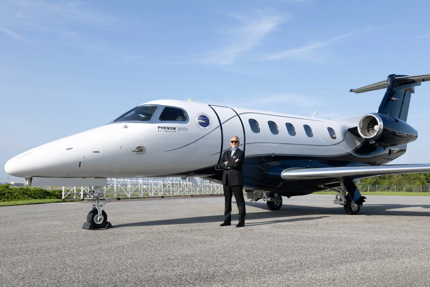Embraer Phenom 300EV tem tripla certificação com pouso automático de emergência