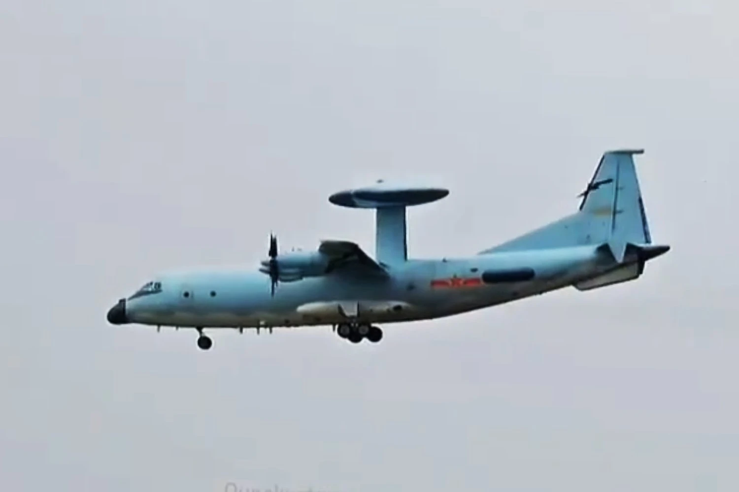 O avião radar KJ-500