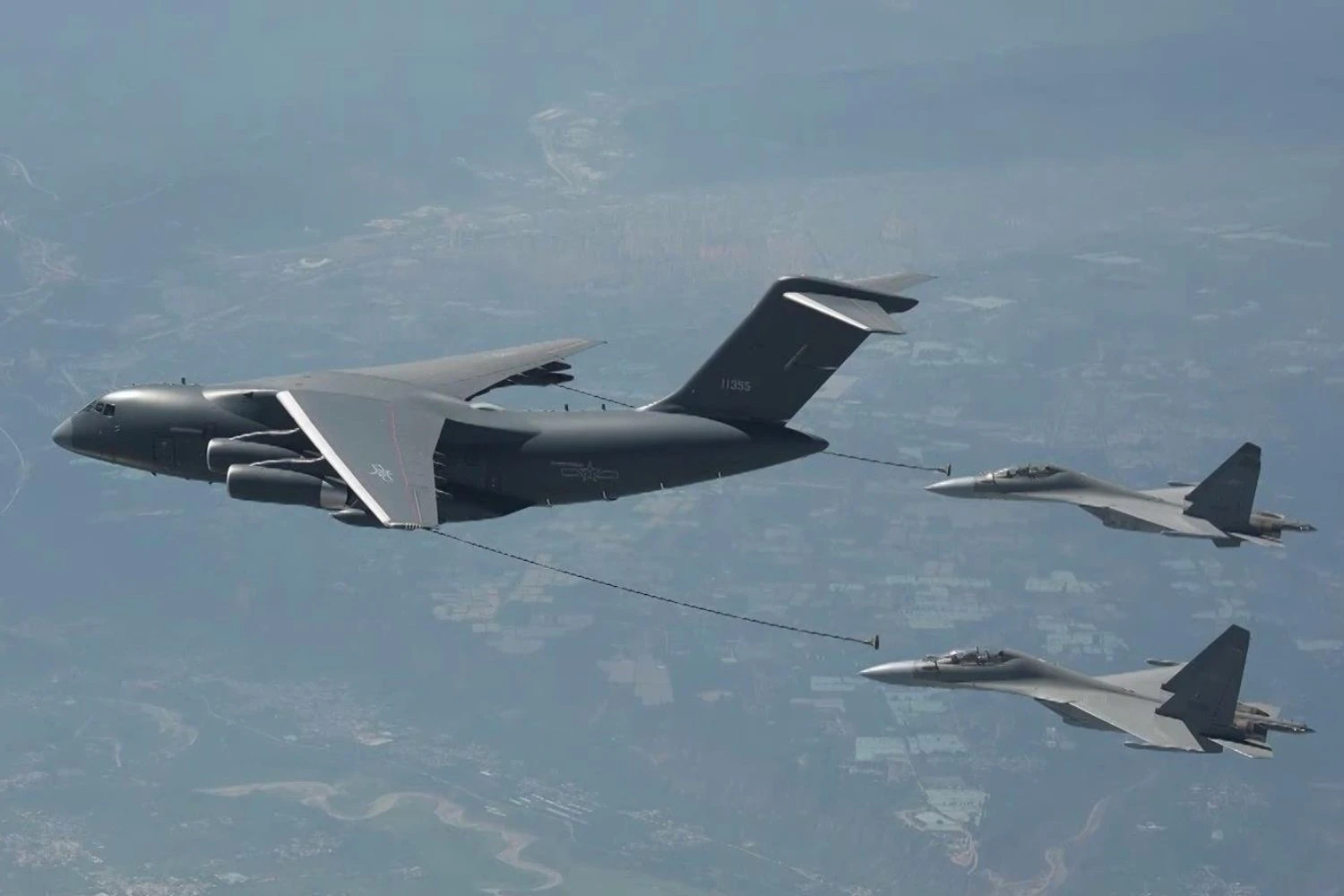 China envia arsenal voador inédito ao Egito para exercícios militares