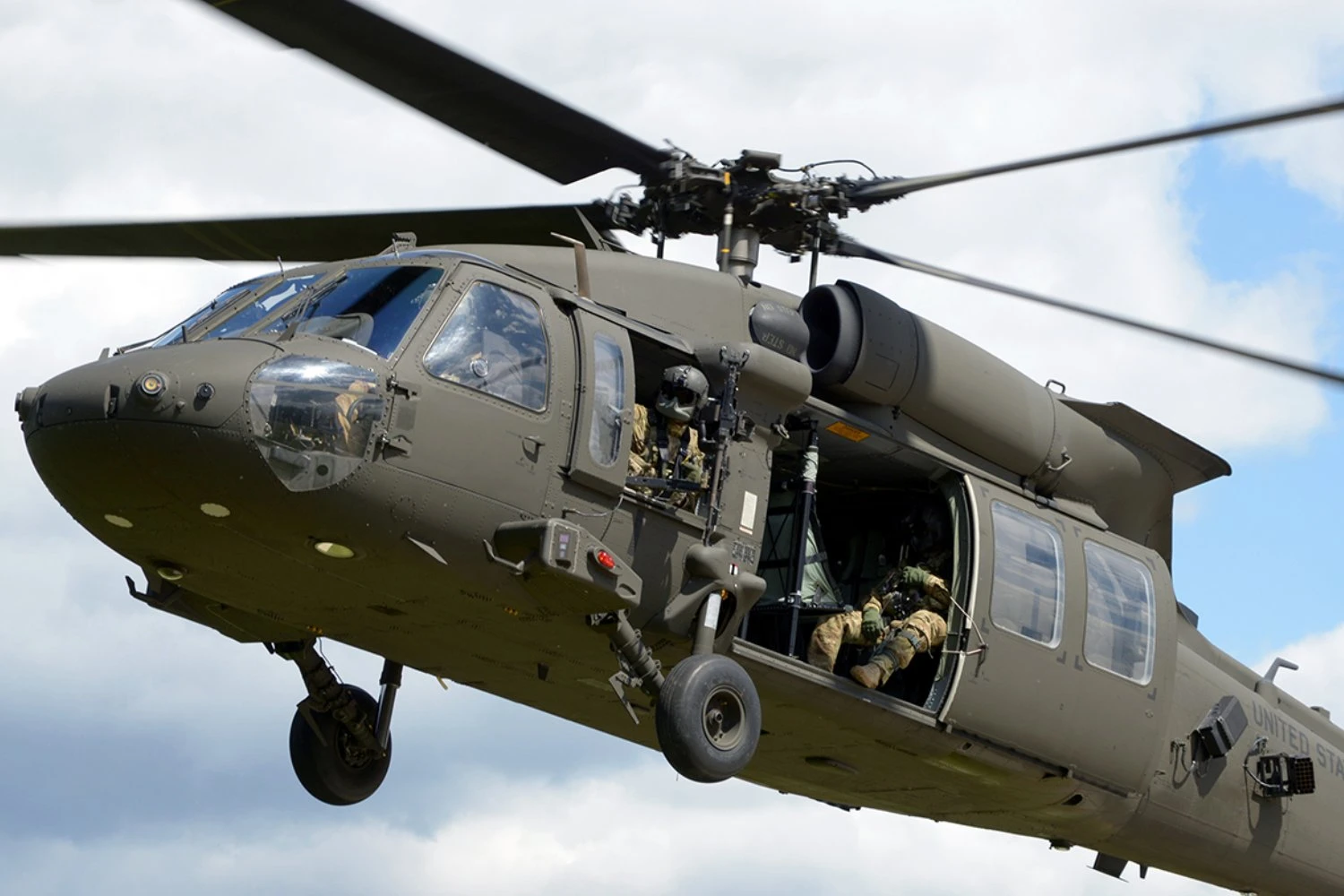 Noruega tem aval dos EUA para comprar 21 helicópteros UH-60M Black Hawk