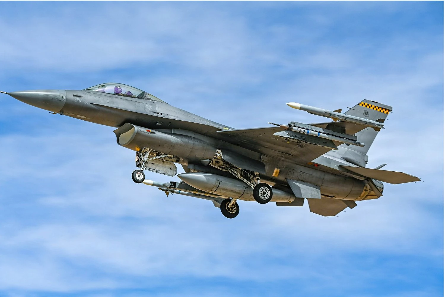 Força Aérea dos EUA avalia compra de novos caças F-16 após 21 anos