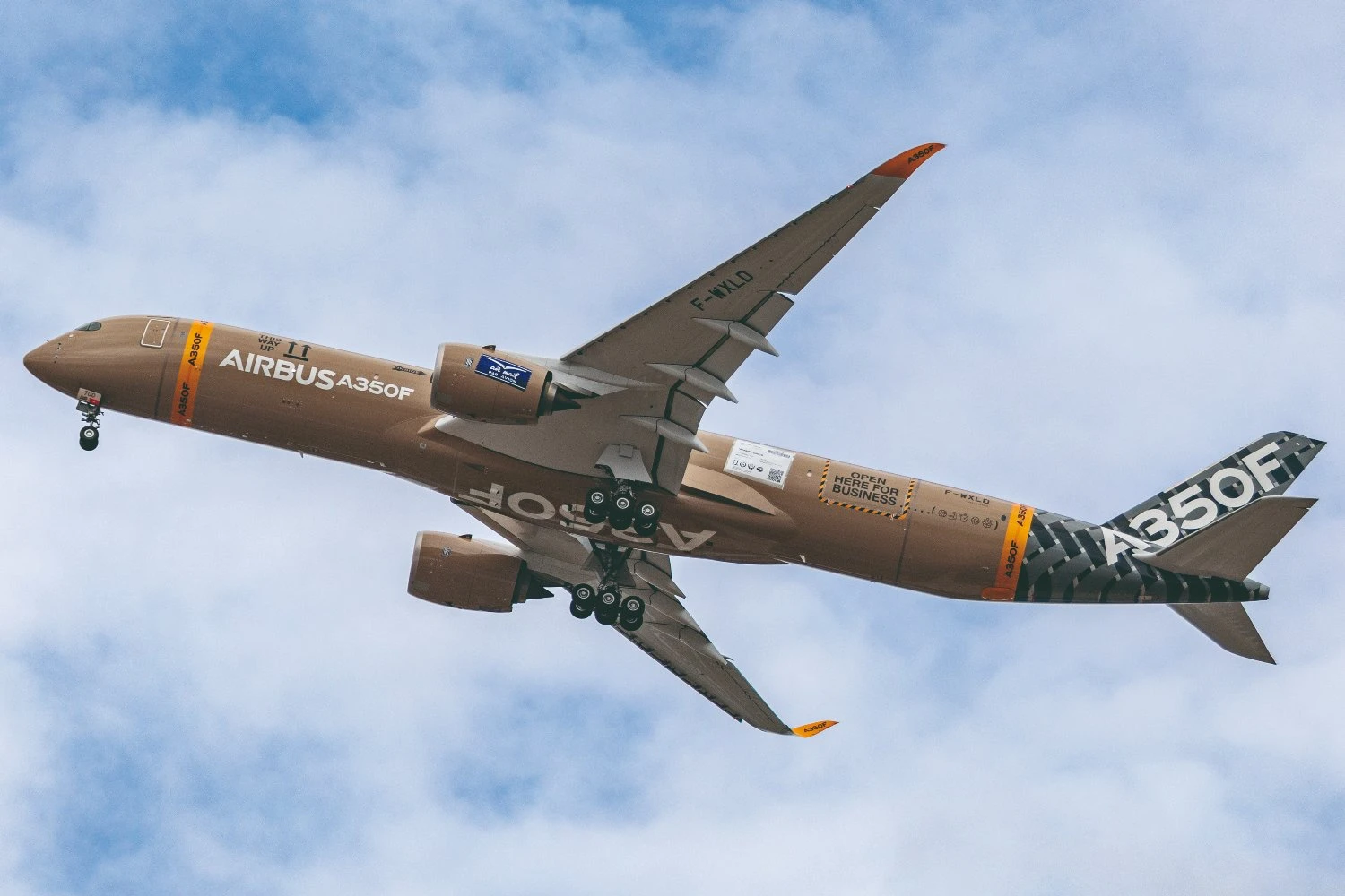 Cargueiro A350F decola para voo inaugural na França