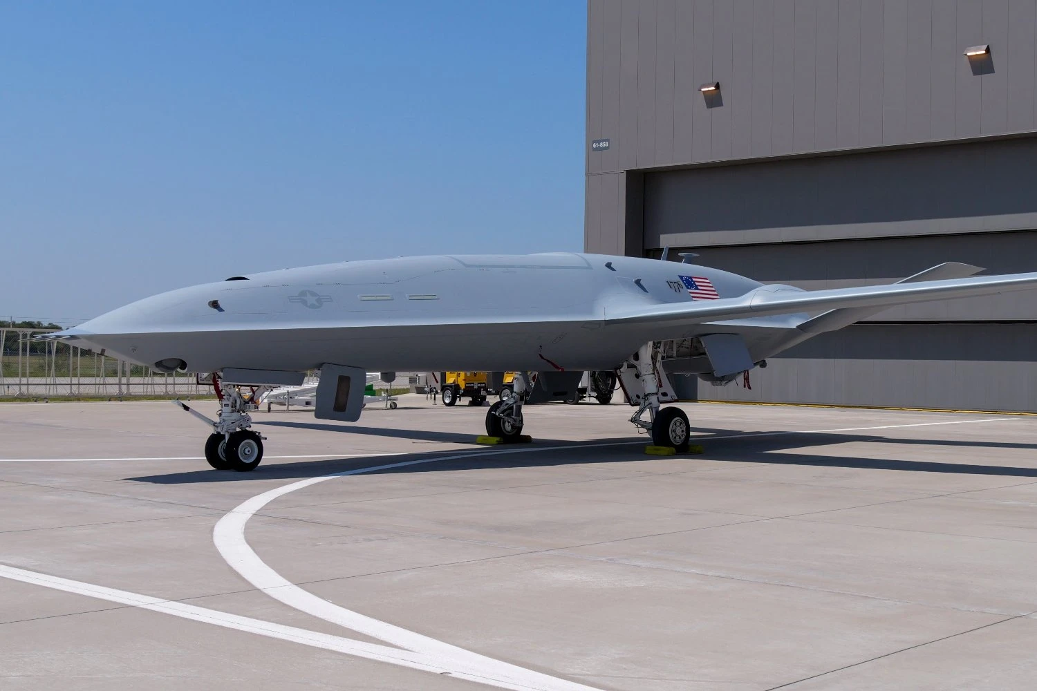 Marinha dos EUA encomenda primeiros drones-tanques MQ-25A Stingray