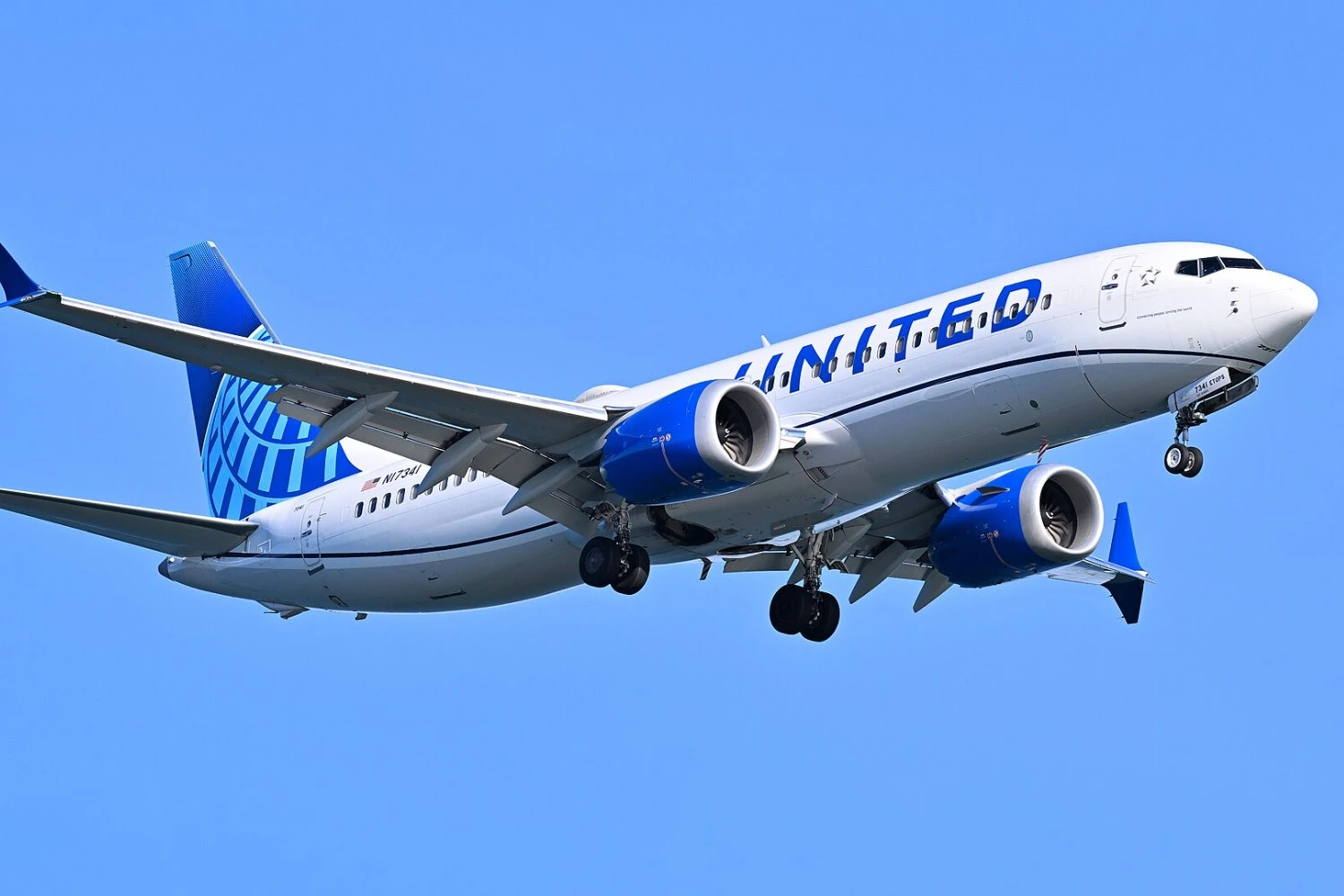 FAA revisa falha de software do Boeing 737 MAX após companhias rejeitarem versão afetada