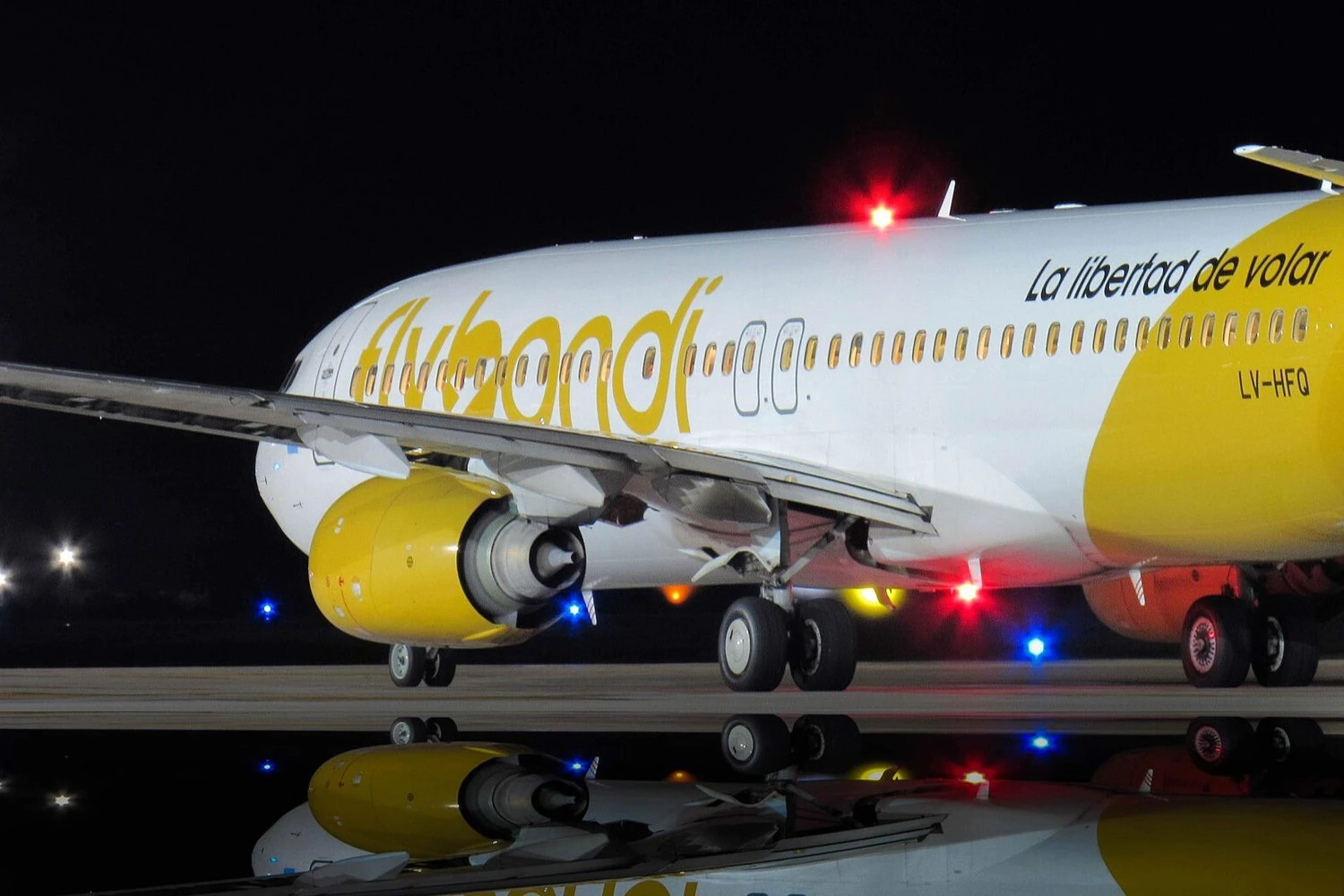 Flybondi Boeing 737-800
