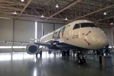 Embraer entrega E-Jet número 1.200 a companhia Azul