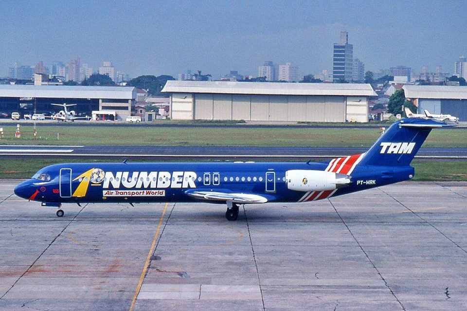 O PT-MRK, Fokker 100 que se acidentou há 20 anos (foto: Rémi Dallot)