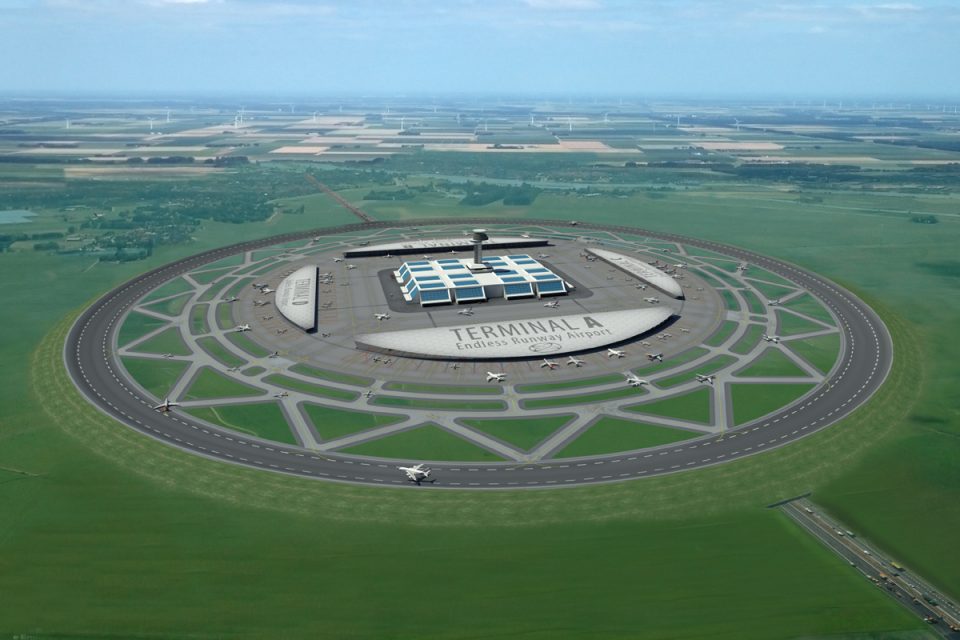 Aeroporto no interior de SP vira pista de corrida de carros - 27