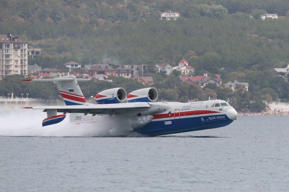 Rússia envia dois aviões Be-200 para combater incêndios em Portugal