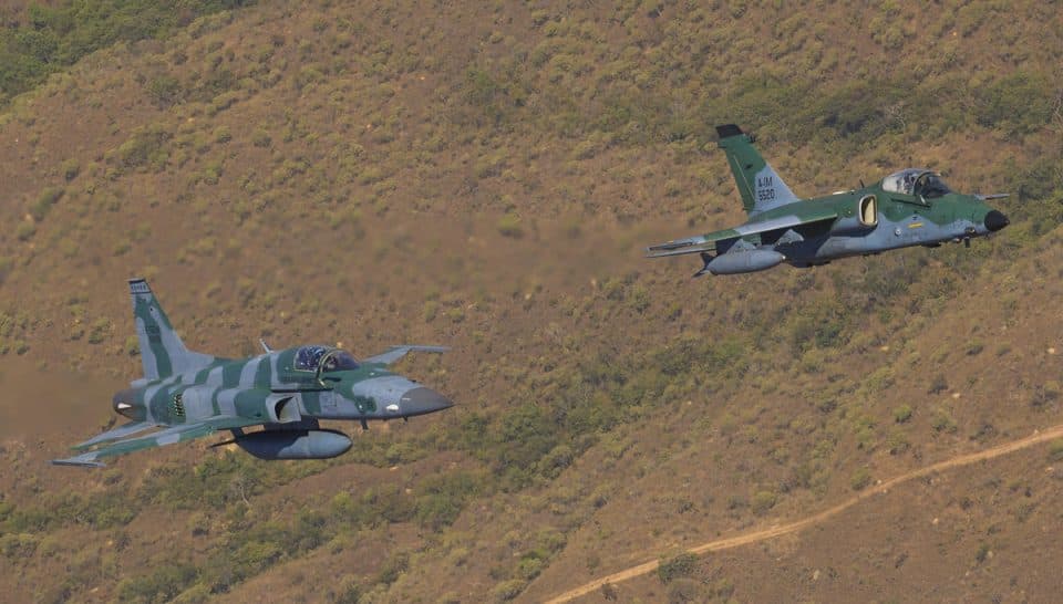 Caças F-5EM e A-1M da FAB