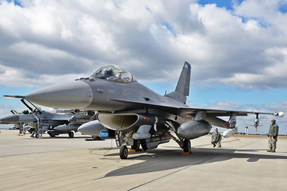 Caça F-16 Bloco 50 da Força Aérea dos EUA (USAF)