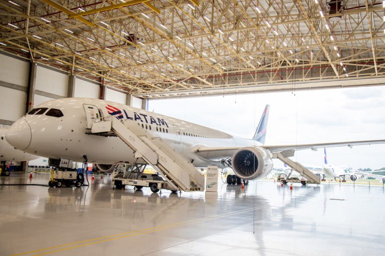 A LATAM é a primeira companhia aérea do Brasil a voar com o moderno Boeing 787 Dreamliner (Thiago Vinholes)