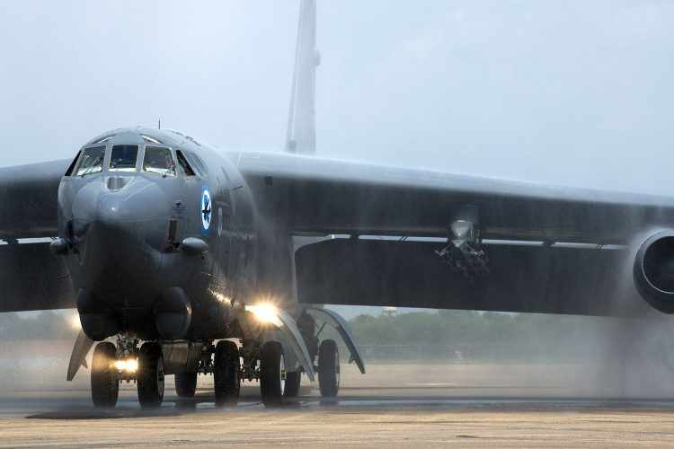 Bombardeiro B-52 Deve Ganhar Nova Designação Após Troca De Motores E ...