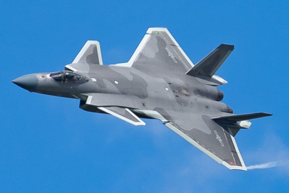 Um caça furtivo Chengdu J-20