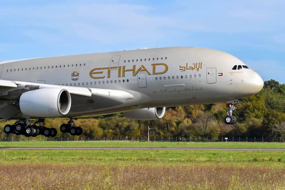 A380 da Etihad em Tarbes na França