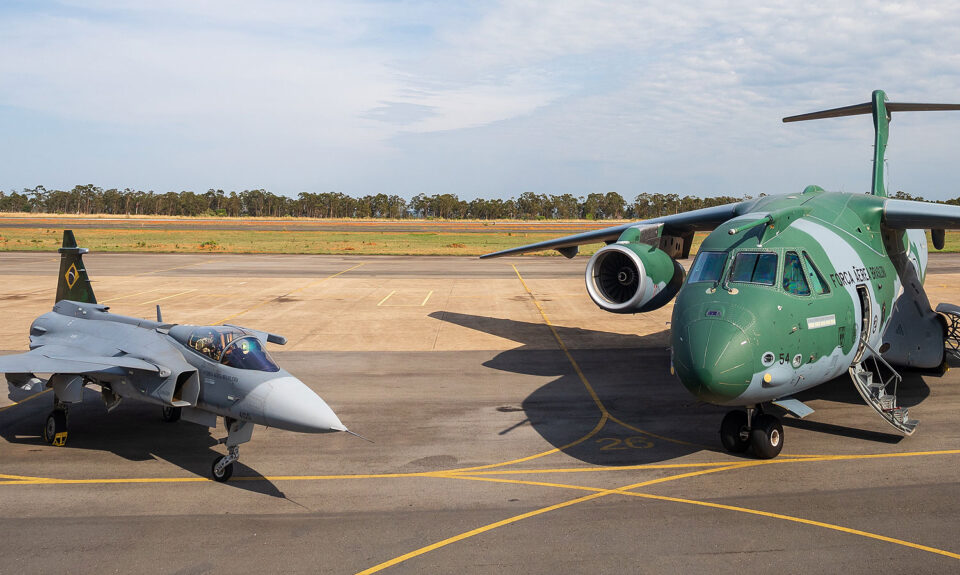 Suécia tem interesse no C-390 para o lugar dos seus velhos C-130