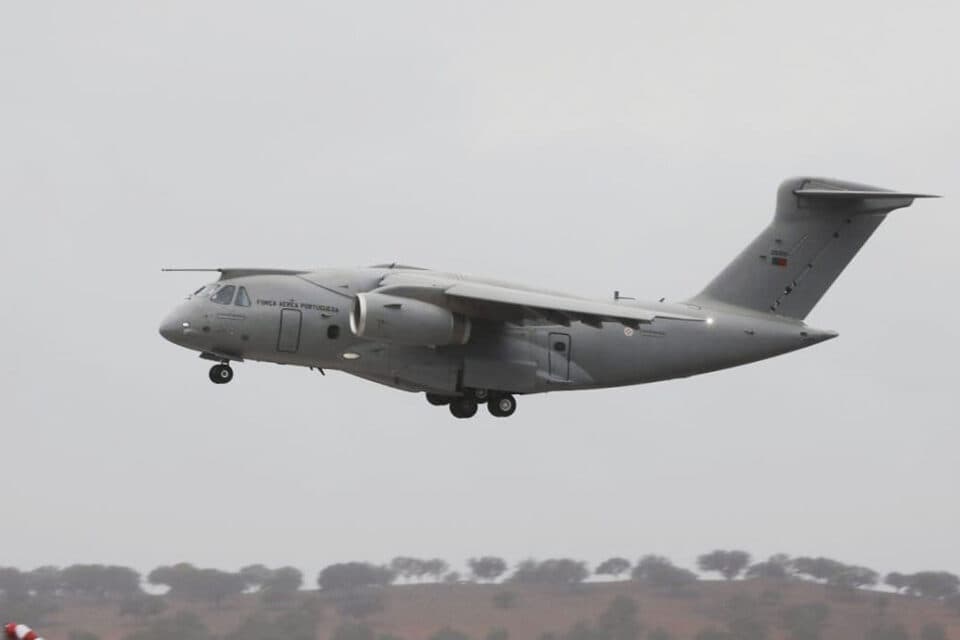 O primeiro KC-390 da FAP pousa em Portugal (FAP)