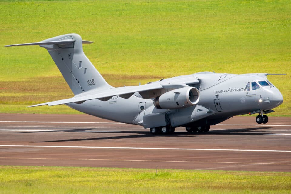 O primeiro C-390 da Hungria (Embraer)