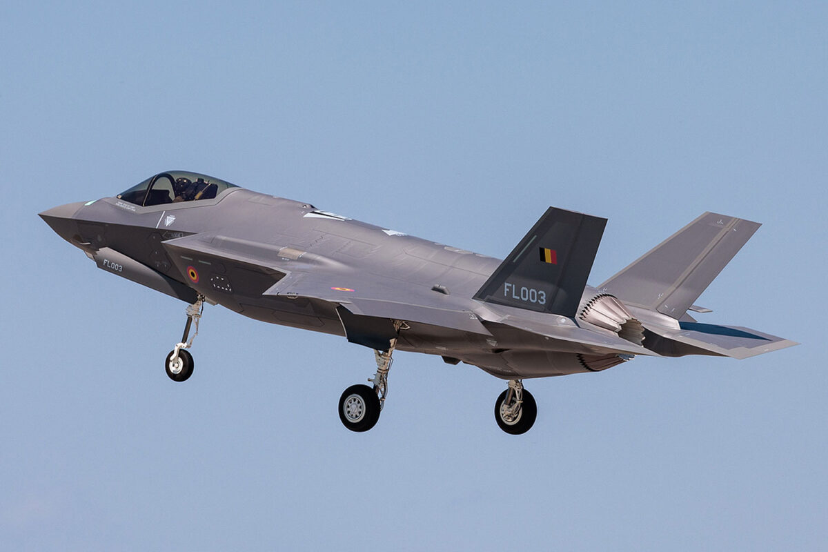 Primeiro caça F-35 da Bélgica decola