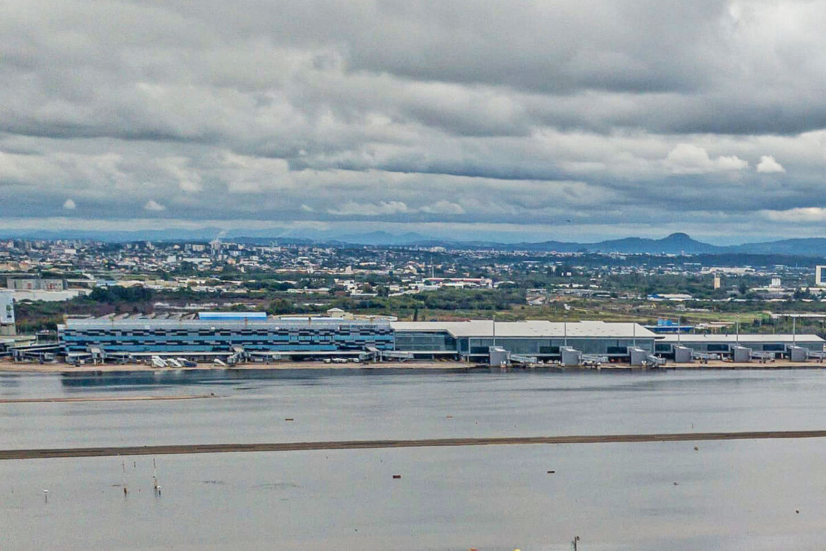 Terminal de passageiros do Aeroporto Salgado Filho em 25 de maio (Rafa Neddermeyer/Agência Brasil)