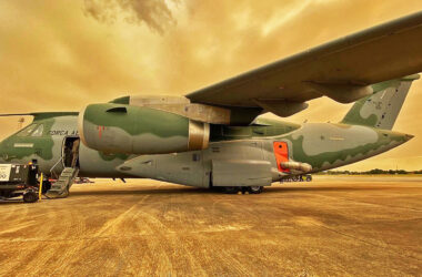 O KC-390 "bombeiro" em Corumbá